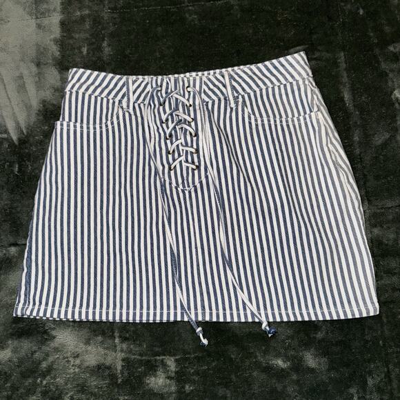 Pacsun Women's Striped Blue Navy And White Mini Skirt Size 25 Twee Preppy Casual - Picture 1 of 6